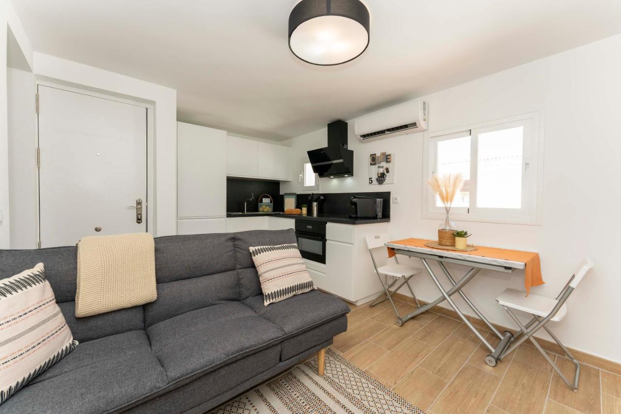 Apartamento 2 Dormitorios Cerca De La Playa En Casco Historico เอสเตโปนา ภายนอก รูปภาพ