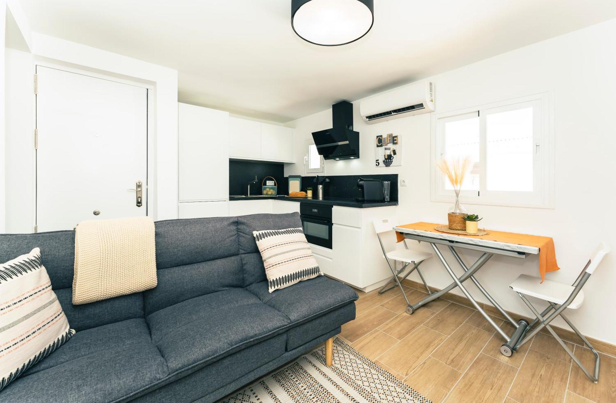 Apartamento 2 Dormitorios Cerca De La Playa En Casco Historico เอสเตโปนา ภายนอก รูปภาพ